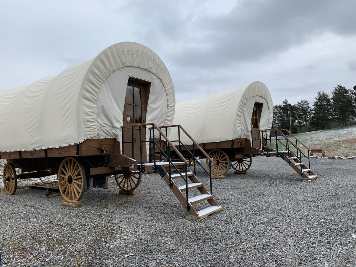 סביירוויל Smoky Hollow Outdoor Resort Covered Wagon מראה חיצוני תמונה