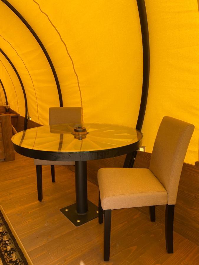סביירוויל Smoky Hollow Outdoor Resort Covered Wagon מראה חיצוני תמונה